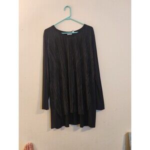 LOGO by Lori Goldstein Size Large BlacK knit Plisse Mixed Media HiLo Top Holiday